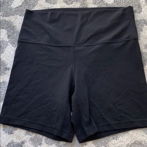 MY FAV LULULEMON SHORTS!